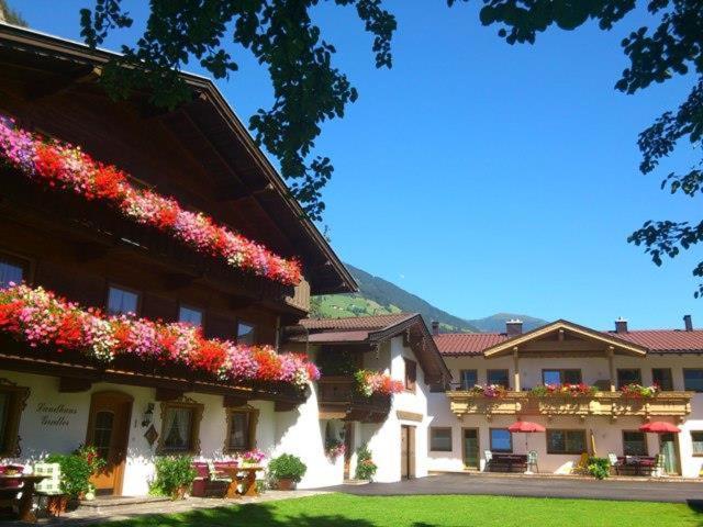 Landhaus Gredler Mayrhofen Exterior foto