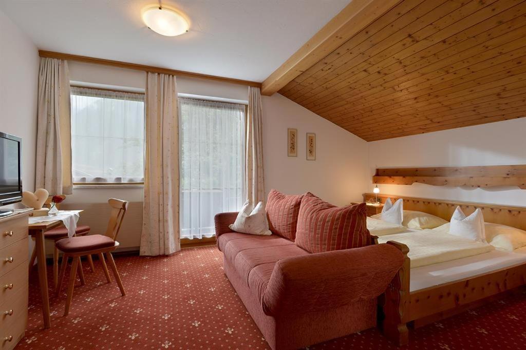 Landhaus Gredler Mayrhofen Exterior foto