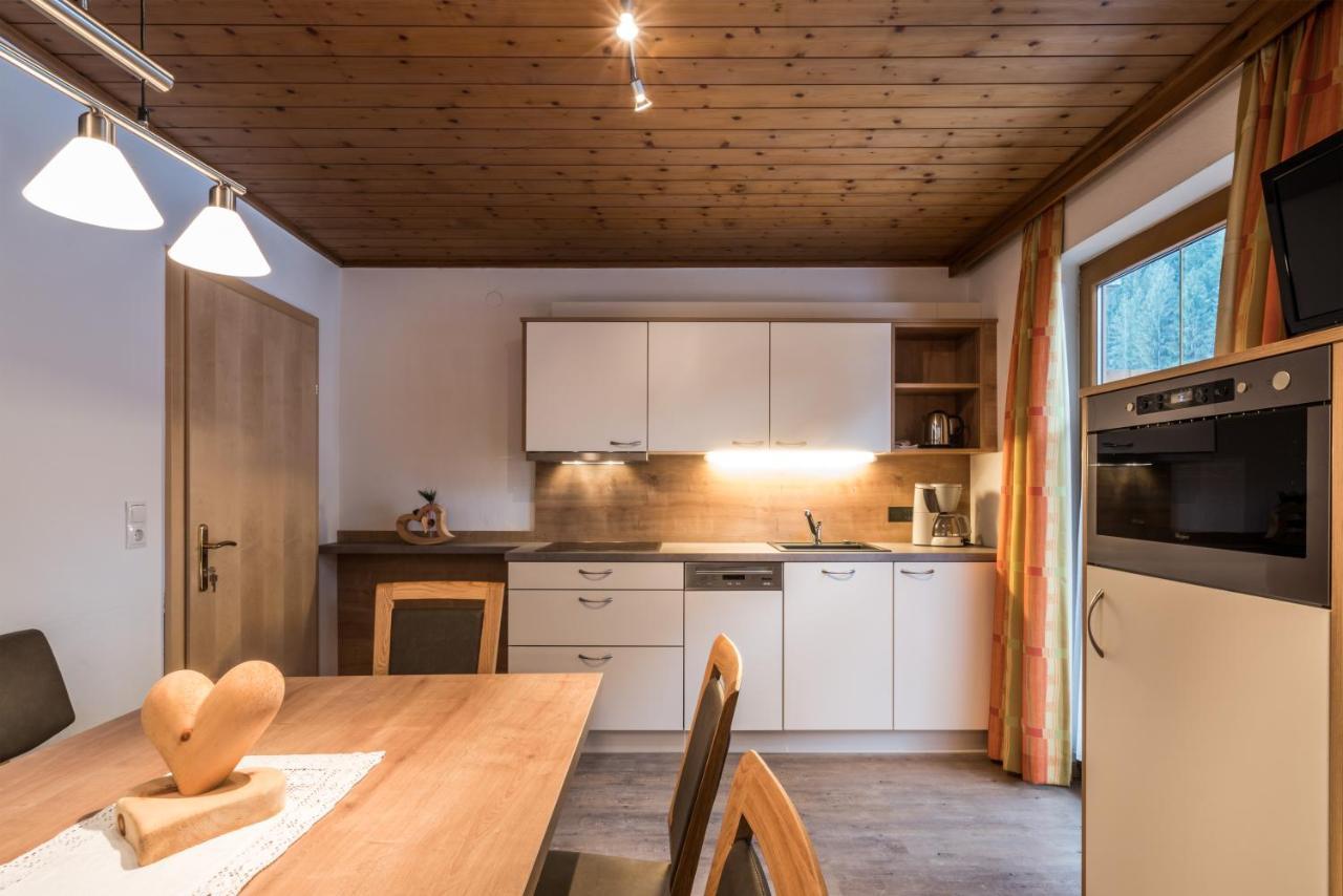 Landhaus Gredler Mayrhofen Exterior foto