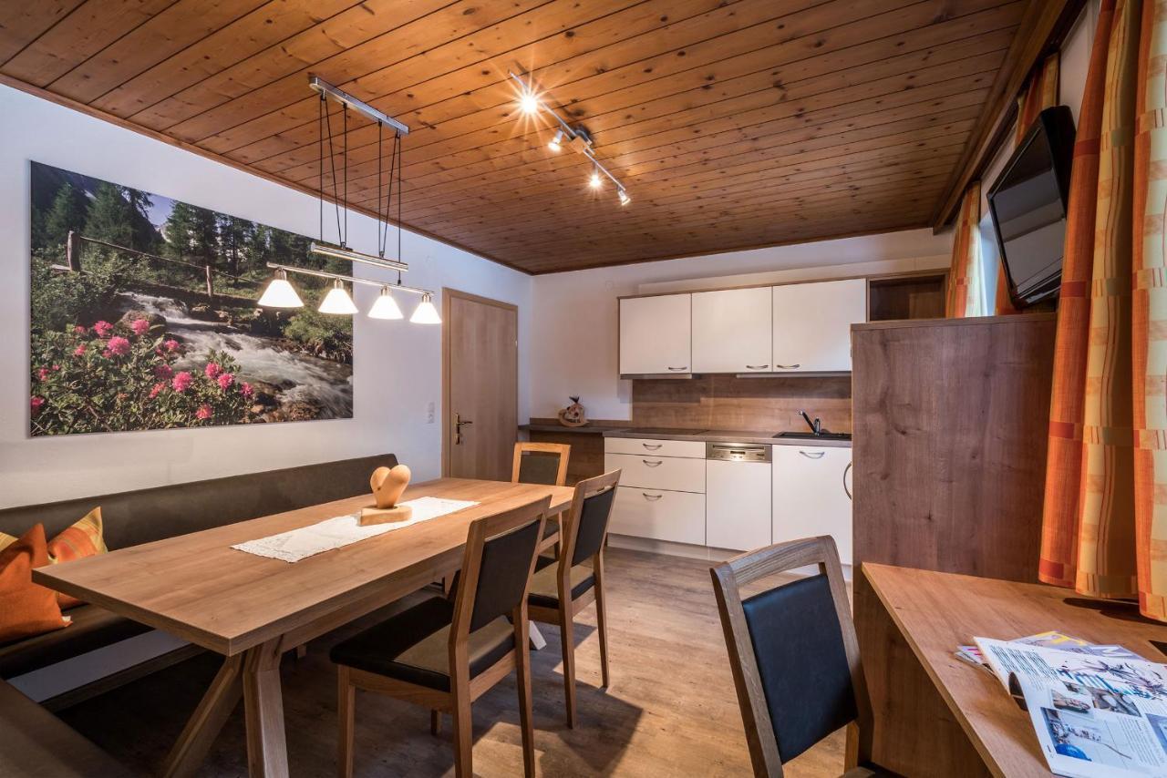 Landhaus Gredler Mayrhofen Exterior foto